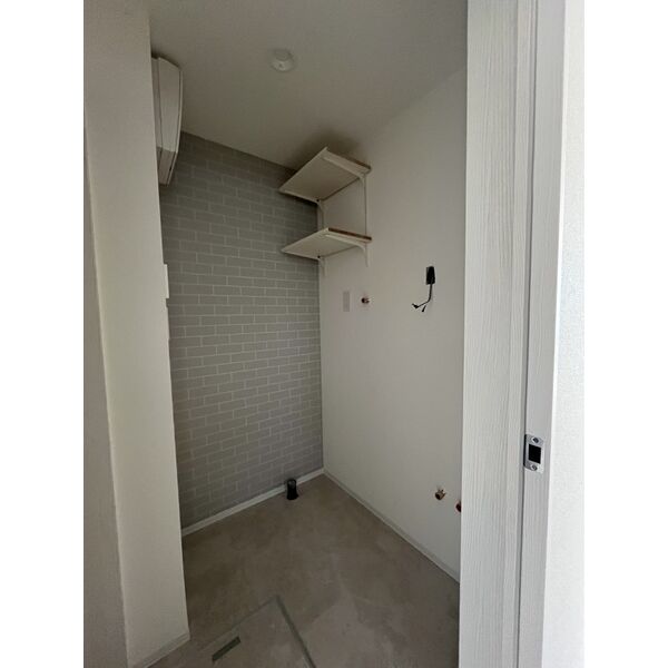 洗面設備　施工中