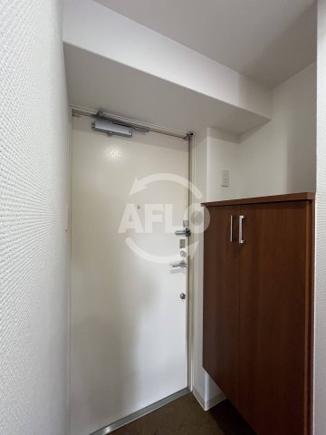 玄関　セレニテ新大阪弐番館　玄関