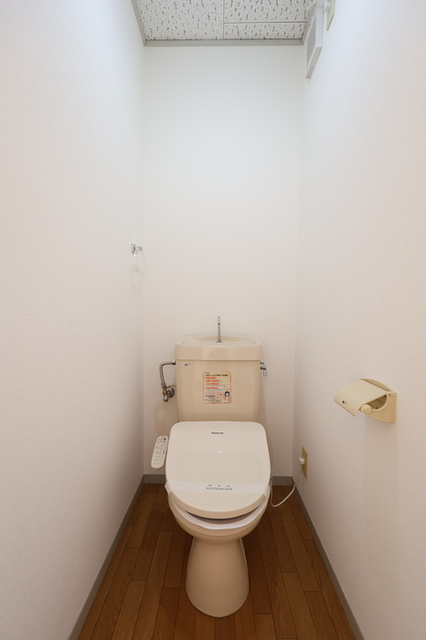 トイレ　温水洗浄暖房便座