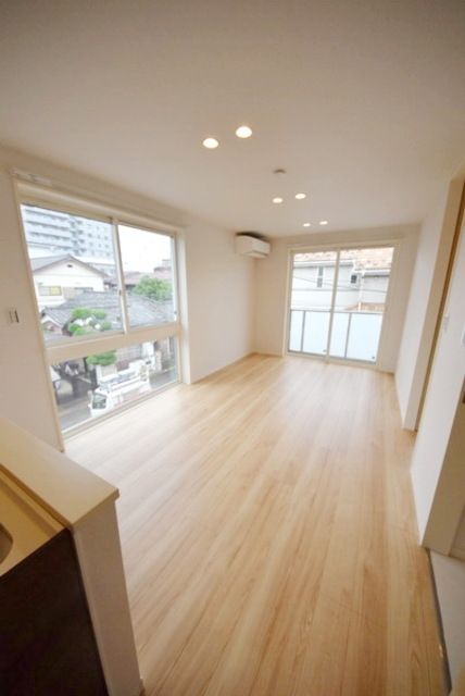 その他部屋・スペース　★大きな窓が特徴のリビング★