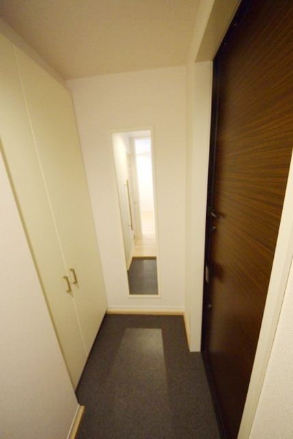 玄関　★収納豊富な玄関★