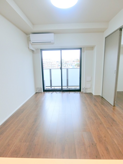 居室・リビング　LDK10.5帖　カウンターキッチンのリビングダイニングキッ