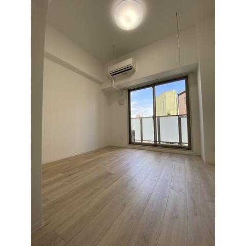 居室・リビング　室内