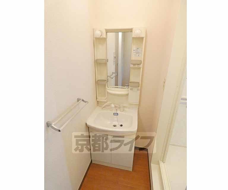 洗面設備　独立洗面台です。