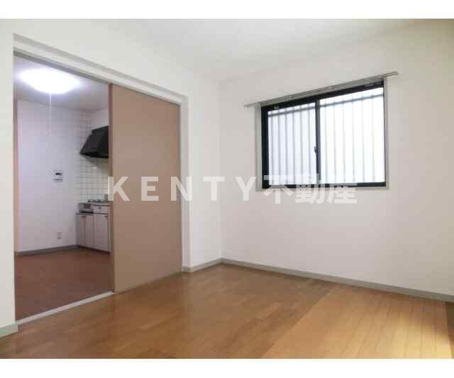 その他部屋・スペース　広くて明るい寝室