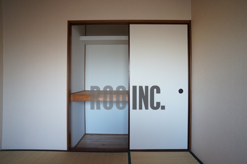 収納　写真は反転のお部屋です