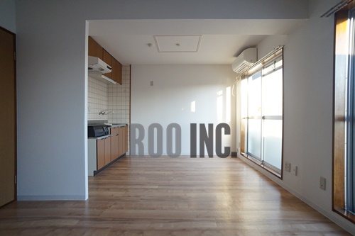 居室・リビング　写真は反転のお部屋です