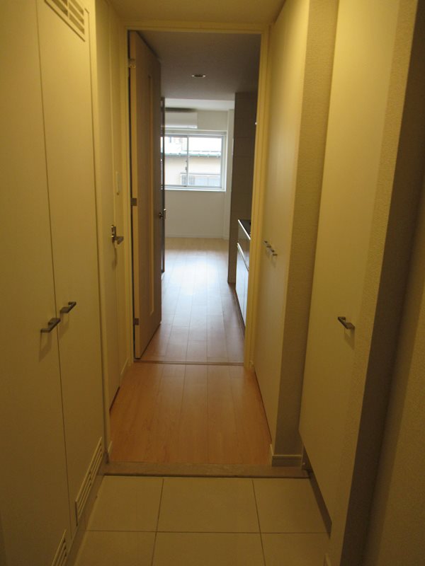 玄関　※参考画像