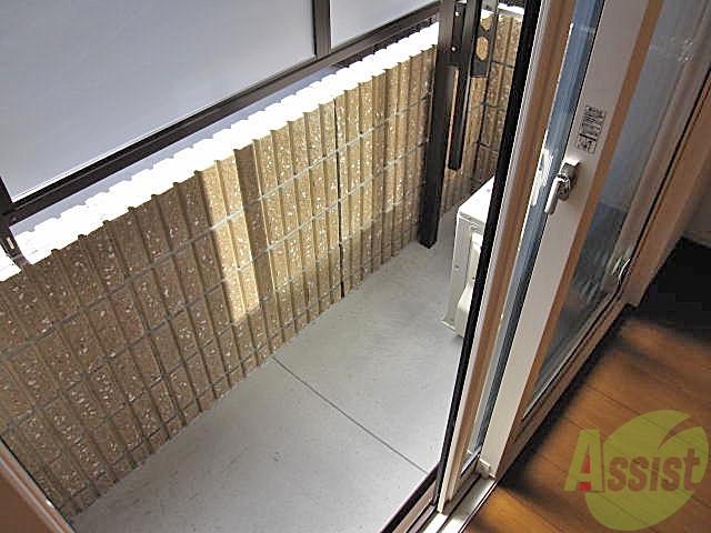 バルコニー　バルコニーは日当たりも良くぽかぽかと気持ちいいです☆