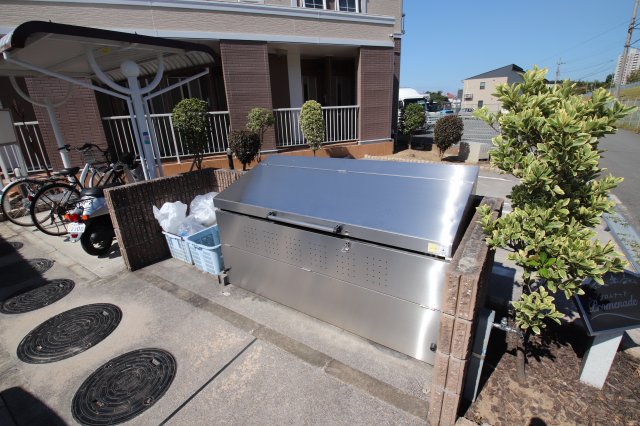 その他設備　敷地内ゴミ捨場