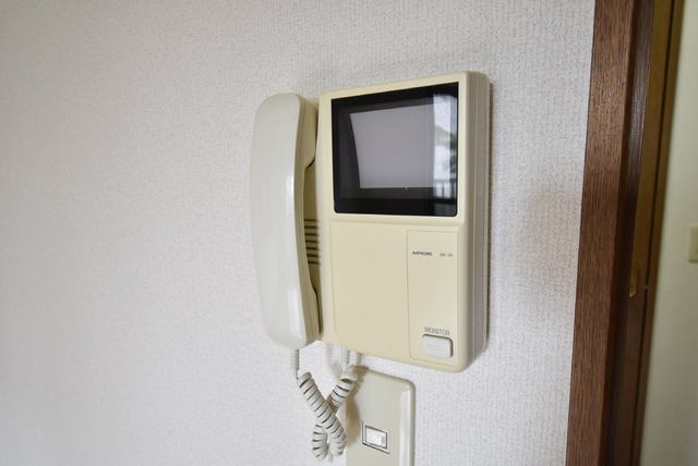 セキュリティ　★来客者の顔が確認できるモニターホン付き★