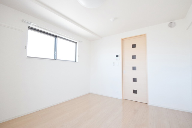 居室・リビング　★二面採光のお部屋です★