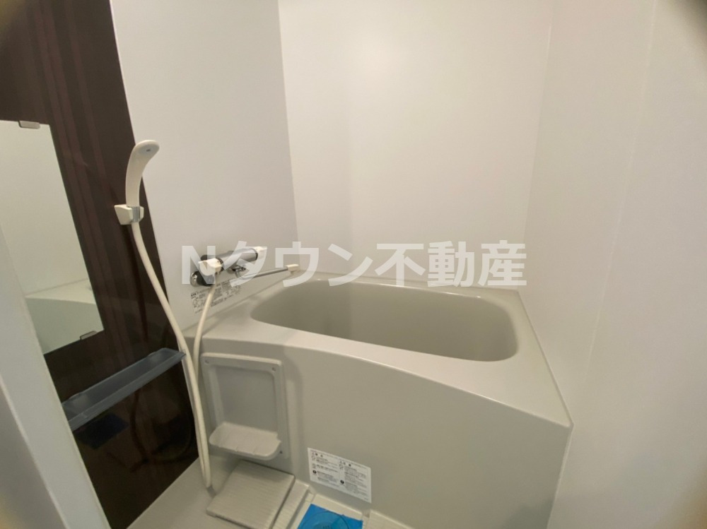 バス・シャワールーム　落ち着いた空間のお風呂です