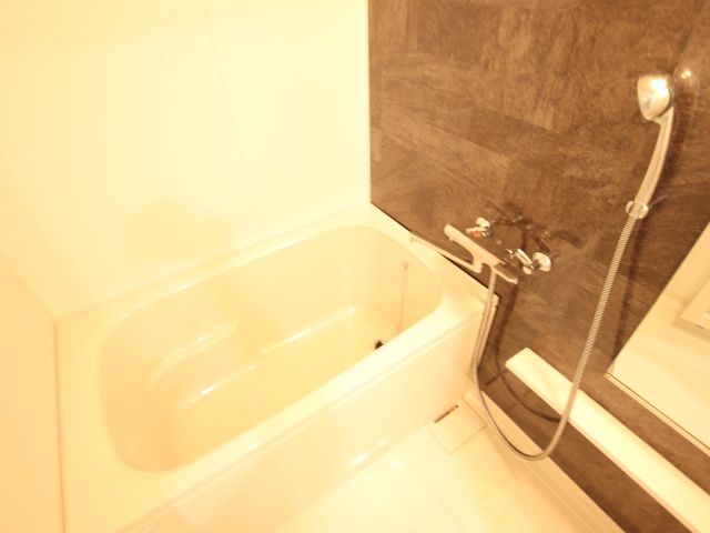 バス・シャワールーム　※別室の参考写真の為、現況優先です。