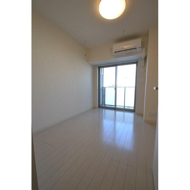 居室・リビング　リモコン付LED照明器具実装