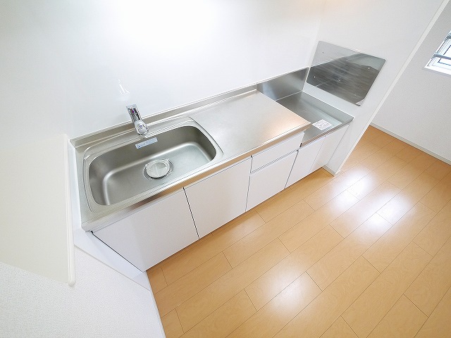 キッチン　コンパクトなキッチンで掃除もラクラク