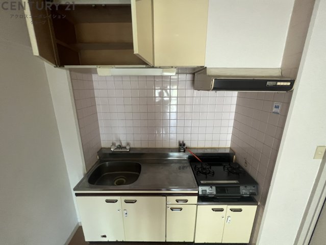 キッチン　壁付けキッチンでスペースを最大限有効活用できます！