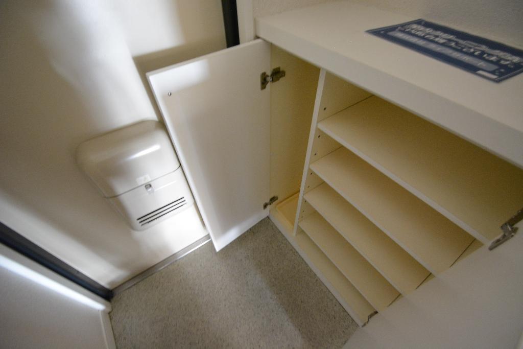 玄関　下駄箱