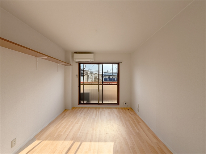 居室・リビング　リフォーム中の部屋