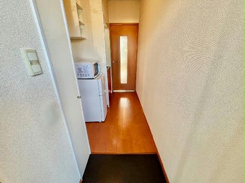 玄関　設備・仕様は号室により異なる為、現況を優先いたします。