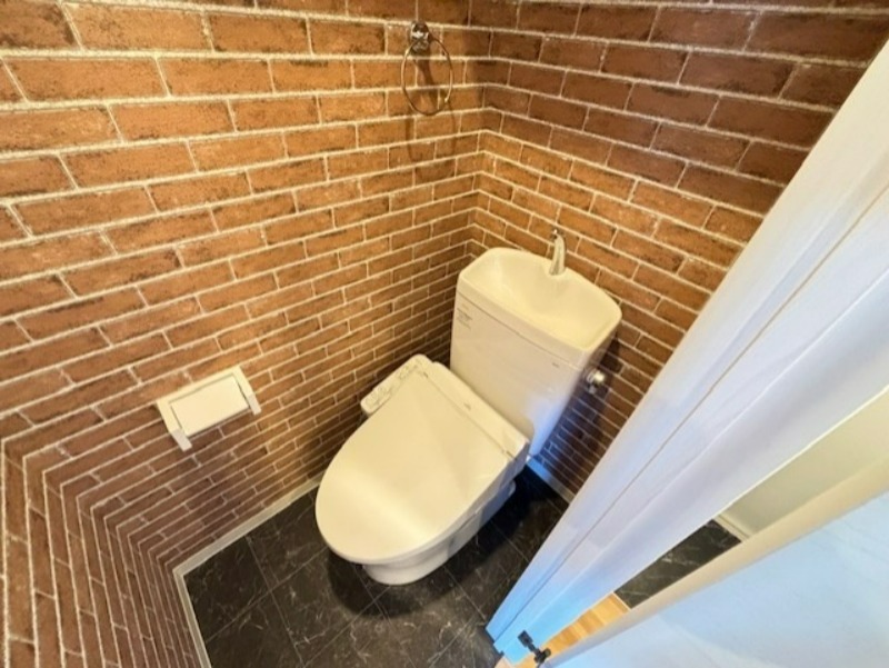 トイレ　別号室