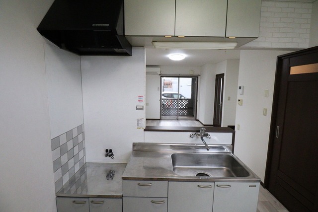 キッチン　※別部屋参考写真・現況優先※