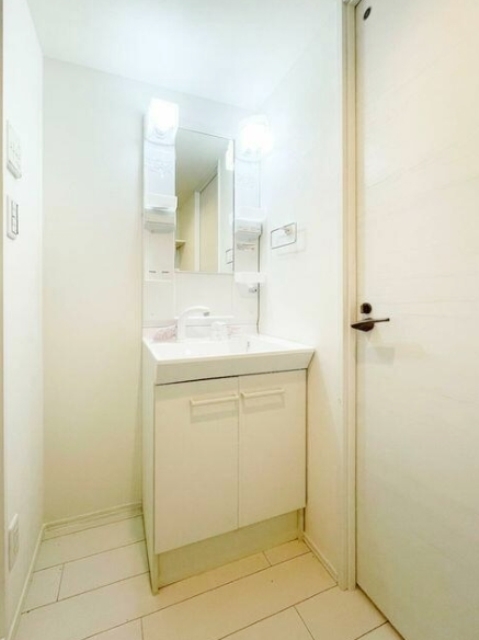 洗面設備　同仕様参考写真