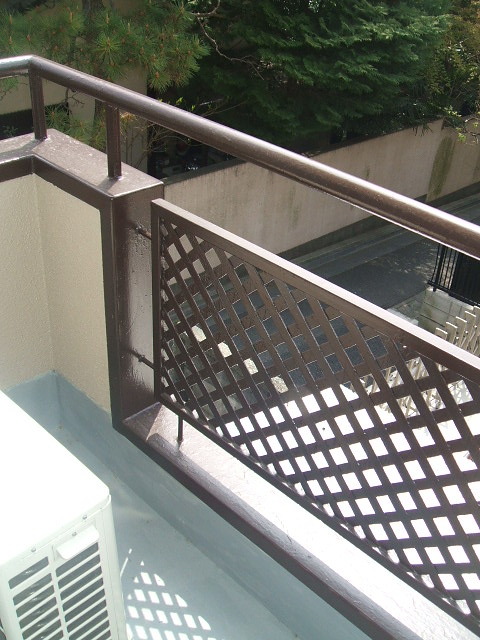 バルコニー　外からの目が気にならないバルコニーで洗濯物が干せます