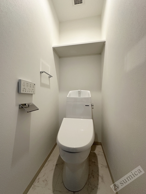 トイレ　温水洗浄便座付き♪♪