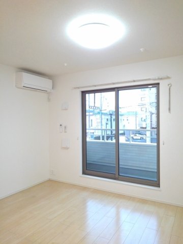 居室・リビング　ゆったり過ごせる居間です