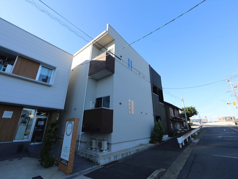 建物外観　外観　オートロック付　インターネット無料