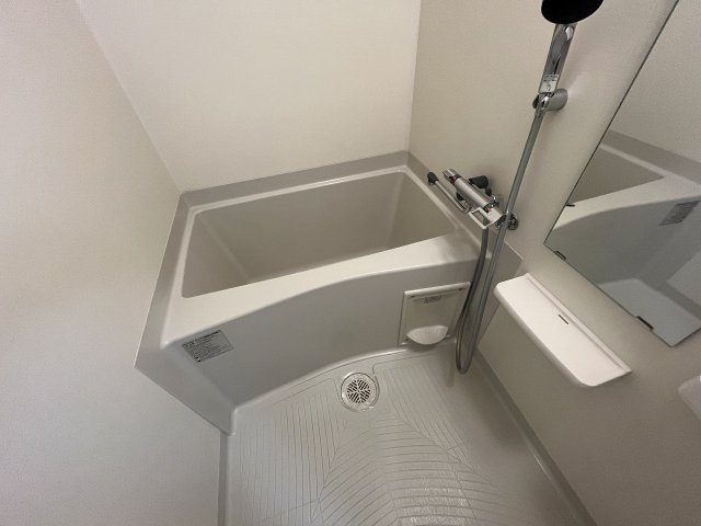 バス・シャワールーム　お風呂で日々の疲れを落としましょう