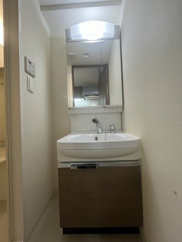 洗面設備　コンパクトで使いやすい洗面所