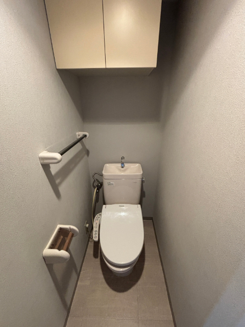 トイレ　ウォシュレット残置物