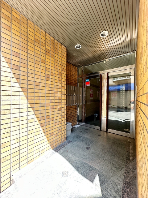 エントランス　オートロック完備で部外者シャットアウト♪♪