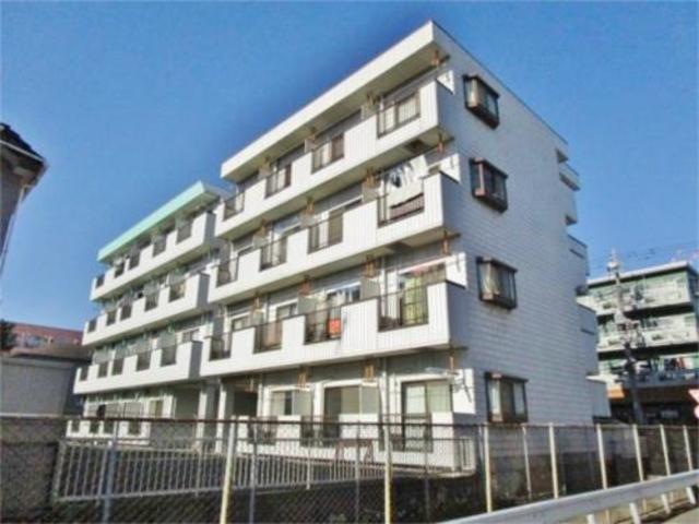 建物外観　近隣にスーパーもありお買い物に便利