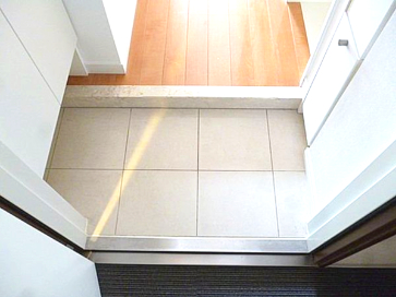 玄関　※反転タイプ