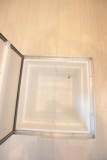 収納　【参考写真】キッチンスペースに床下収納です！