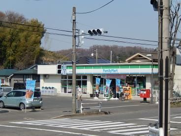 コンビニ　ファミリーマート（コンビニ）まで1603m