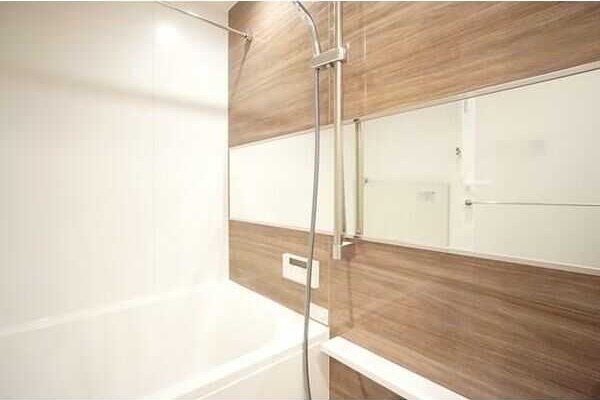 バス・シャワールーム　※別部屋の参考写真です。