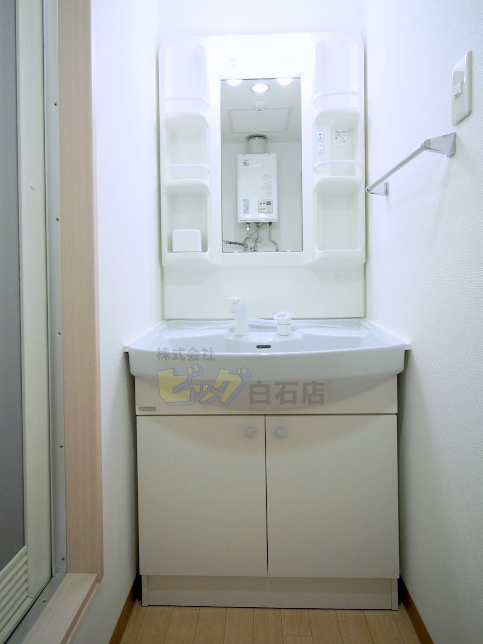 洗面設備　シャンプードレッサー完備♪