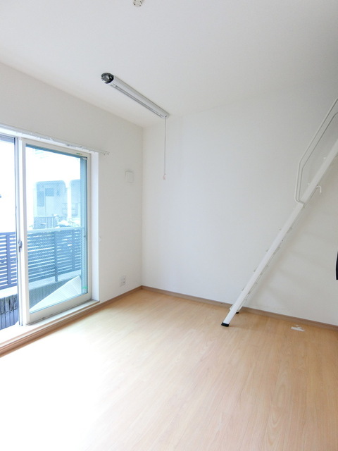 居室・リビング　洋室６畳ロフト付き※前回募集時のお写真です※