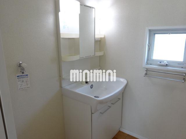 洗面設備　朝の準備に大活躍の独立洗面台です