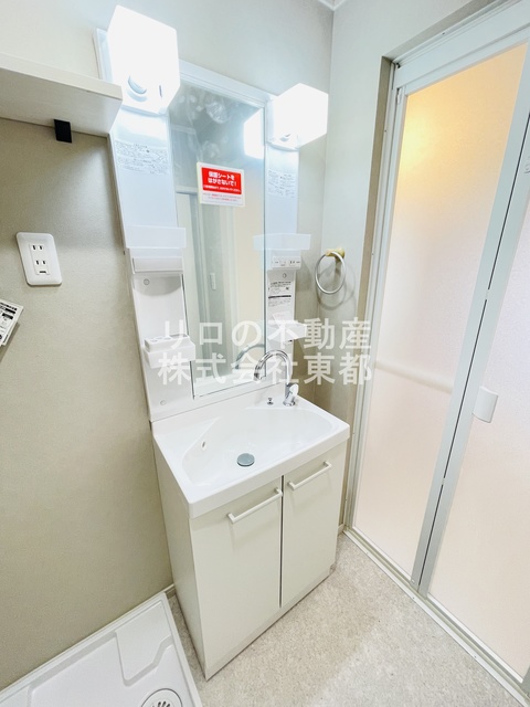 洗面設備　嬉しい洗面台は独立タイプ！