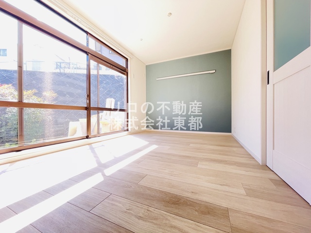 その他部屋・スペース　窓から暖かな日差しが入ります♪