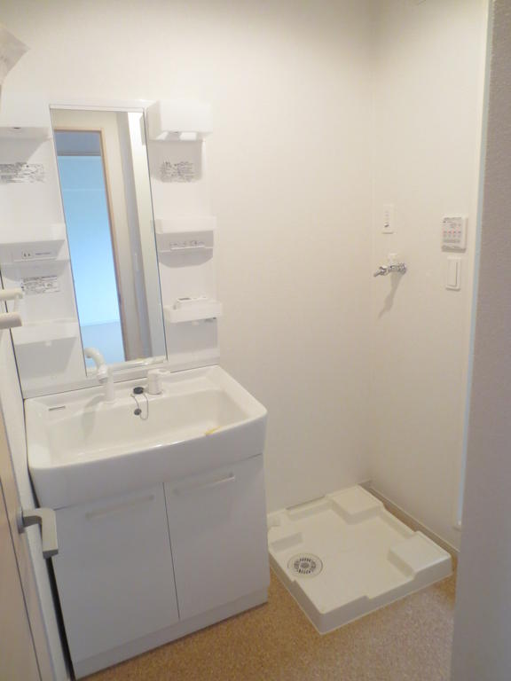 洗面設備　シャンプードレッサー・室内洗濯機置