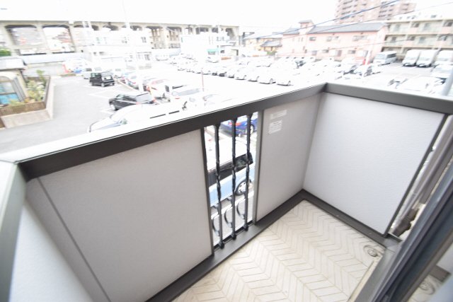 バルコニー　日当たりの良いバルコニー