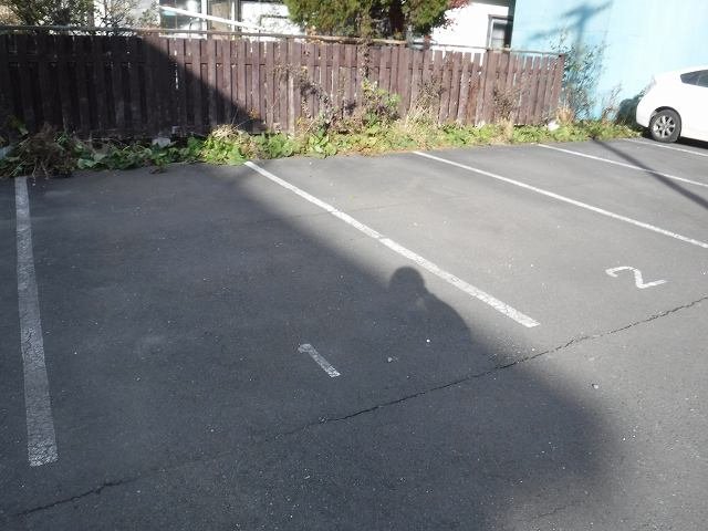 その他　駐車場完備