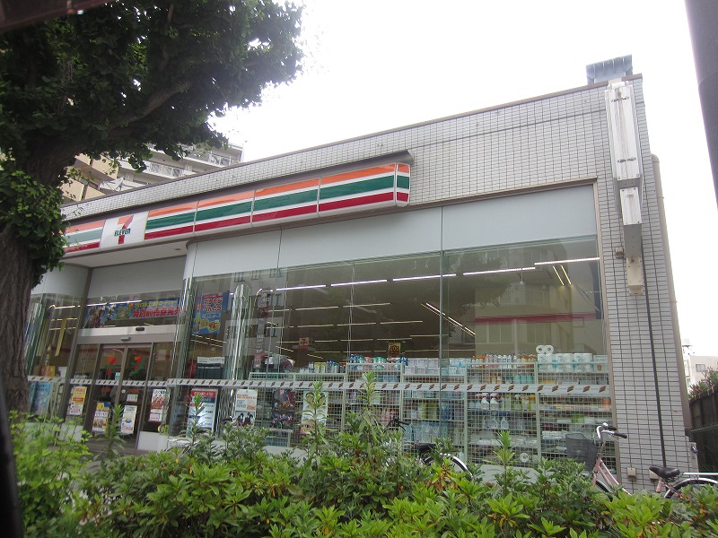 コンビニ　セブンイレブン（コンビニ）まで224m