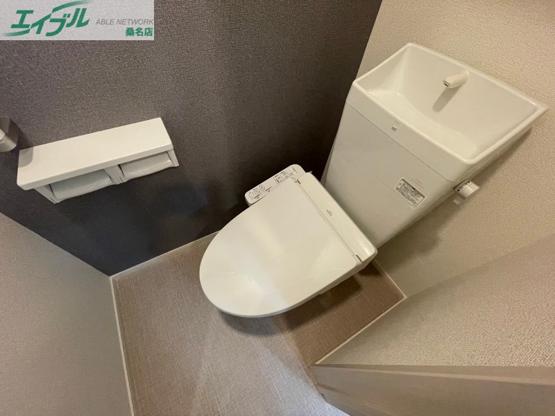 トイレ　同型参考写真